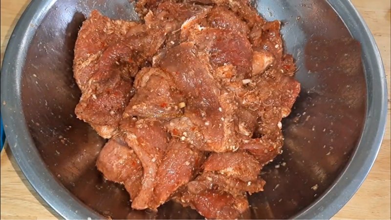 Ướp thịt nai