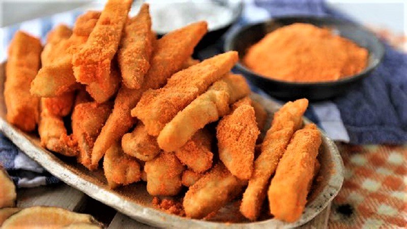 Món khoai lang lắc phô mai có mùi vị mặn mặn, béo béo