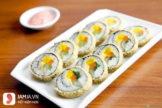 Cách cuộn kimbap bằng nilon 5