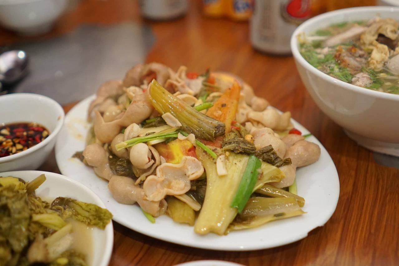 cách làm lòng già xào dưa chua