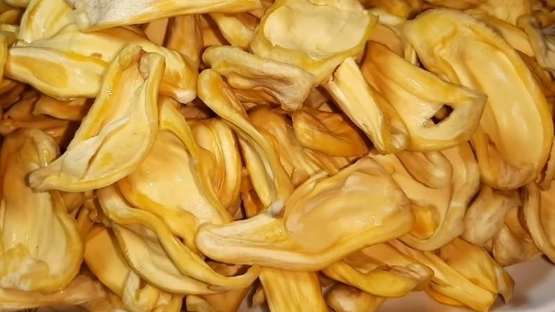 Mít sấy bằng chảo không dính thơm ngon.