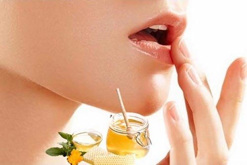 cách làm môi mỏng bằng mật ong