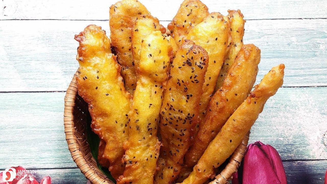 Cách làm món bánh hoa quả chiên với bột mì 4