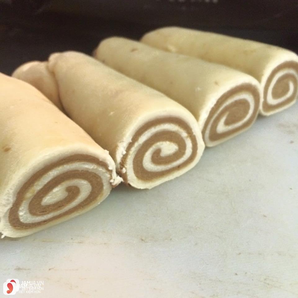 Cách làm món bánh tai heo từ bột mì 4