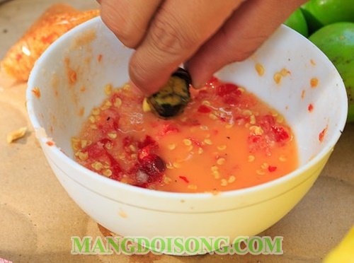 Cách làm muối ớt xanh ngon chấm thịt nướng hải sản mang lại món ăn hấp dẫn như nhà hàng 4