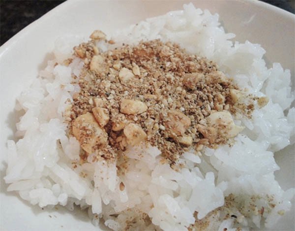 Cơm trắng muối vừng - cách làm muối vừng ngon