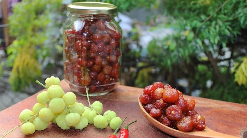 Cách làm mứt chùm ruột ngào ớt cay