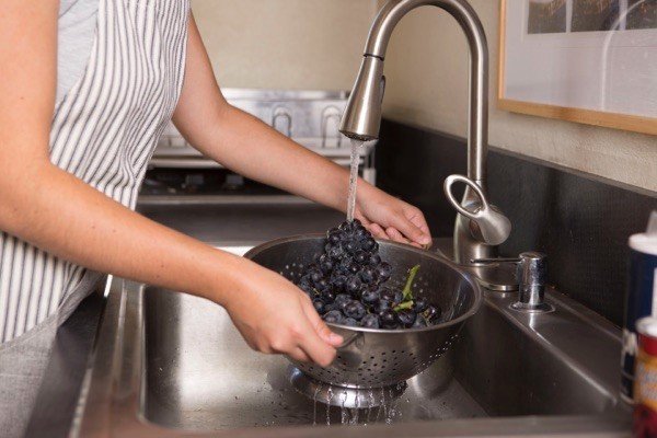 Rửa sạch nho - nho khô có tác dụng gì