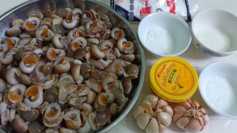 Nguyên liệu chính của món ốc mỡ xào bơ tỏi