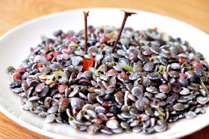 Cách làm ốc ruốc xào sả ớt, ăn vô là nghiền - Hình 2