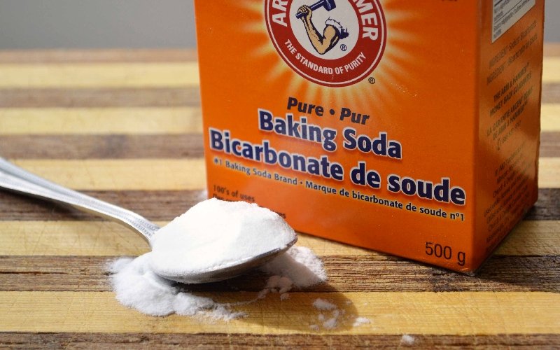 Cách làm sạch móng chân với baking soda rất hiệu quả