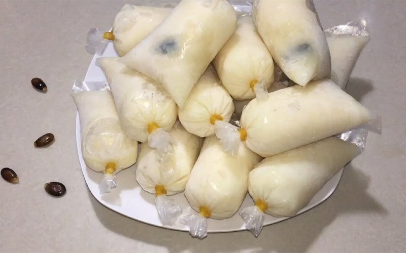 Thưởng thức sinh tố bịch mãng cầu Thưởng thức sinh tố bịch mãng cầu