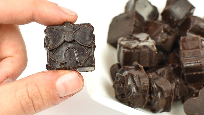 Nên ăn socola nguyên chất hoặc ít đường nhất để tốt cho cơ thể Nên ăn socola nguyên chất hoặc ít đường nhất để tốt cho cơ thể