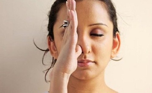 cách làm sống mũi cao bằng tập yoga