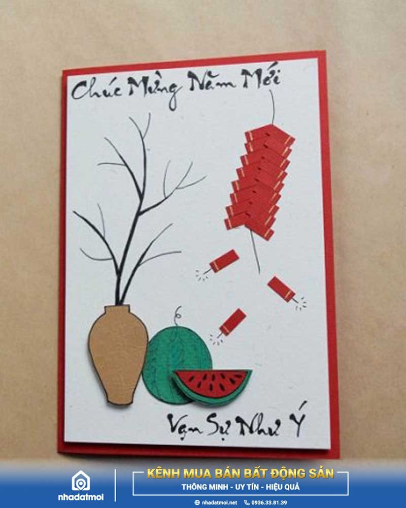 Dán thêm những bông hoa mai trang trí là tấm thiệp Tết handmade đã hoàn thành. 