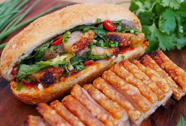 Cách làm thịt heo quay bán bánh mì 