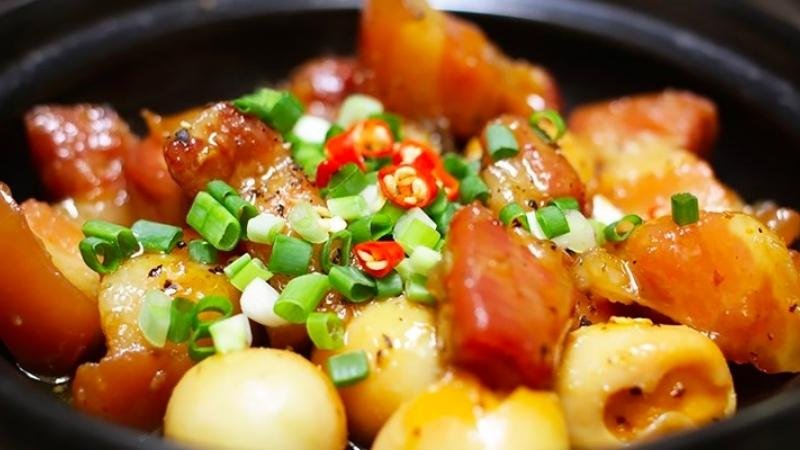 Thịt kho trứng cút