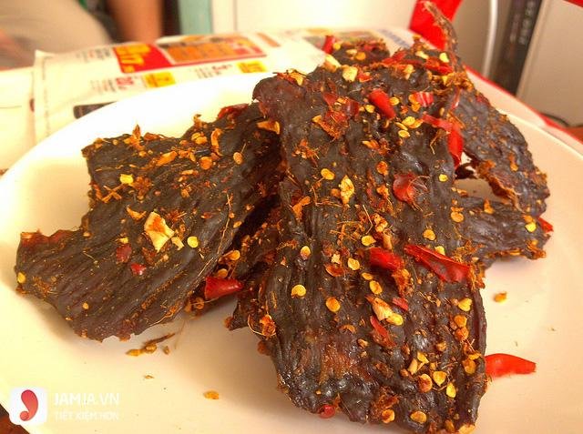 cách làm thịt lợn giả bò khô miếng4