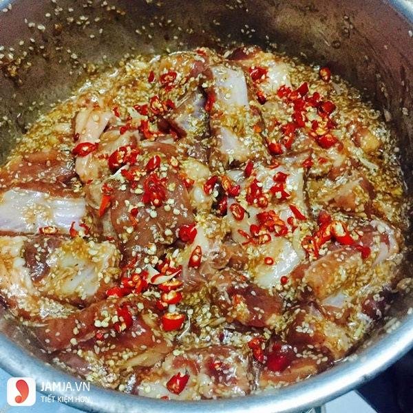 cách làm thịt lợn giả bò khô miếng vị sa tế3