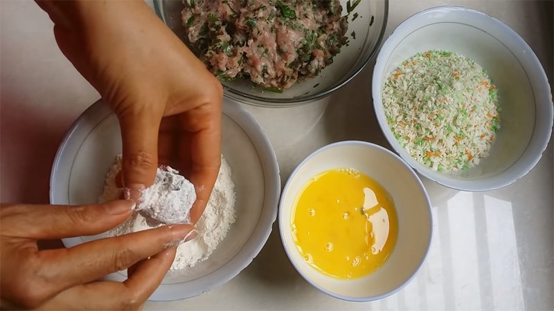 Cách làm thịt viên chiên giòn Cách làm thịt viên chiên giòn