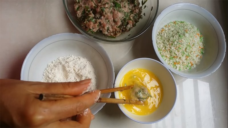 Cách làm thịt viên chiên giòn Cách làm thịt viên chiên giòn