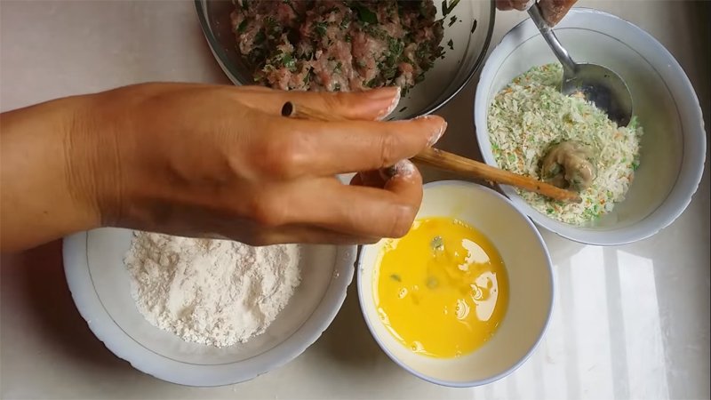 Cách làm thịt viên chiên giòn Cách làm thịt viên chiên giòn