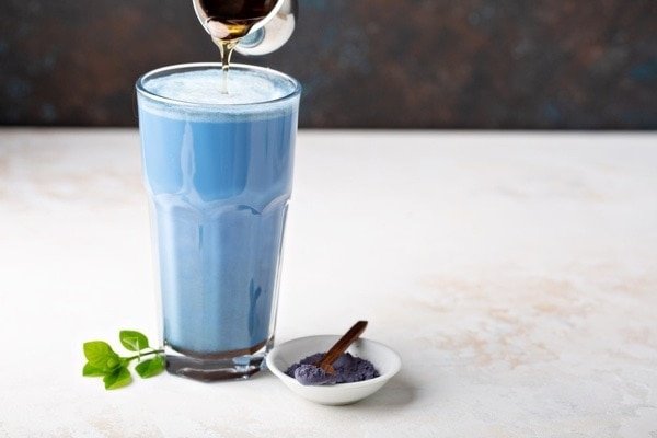 Trà Sữa Hoa Đậu Biếc: Cách Làm & 5 Tác Dụng 6 cách nấu trà sữa hoa đậu biếc