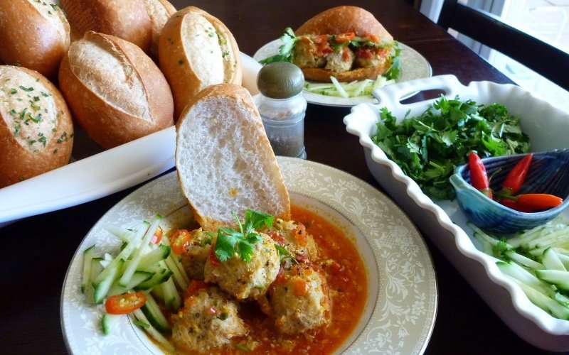 Thưởng thức xíu mại bánh mì Thưởng thức xíu mại bánh mì