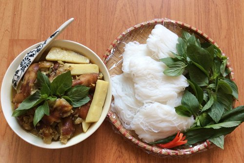 Cách nấu bún thịt chó thơm tuyệt đỉnh cho bữa nhậu 1 Cách nấu bún thịt chó