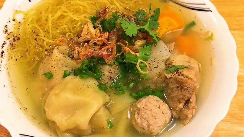 Tô mì hoành thánh xương heo thơm ngon Tô mì hoành thánh xương heo thơm ngon