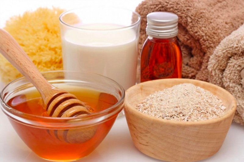 Mặt nạ cám gạo, mật ong, dầu dừa