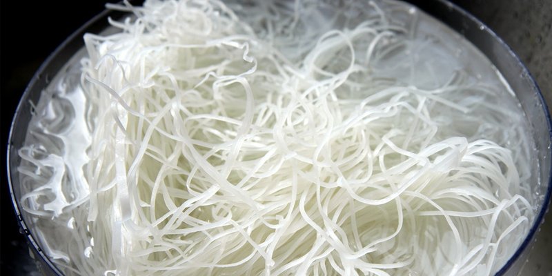 Cách xào bún gạo không bị dính vị thơm ngon đậm đà