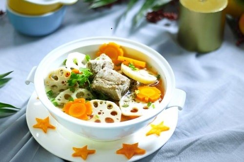 Canh củ sen hầm sườn non