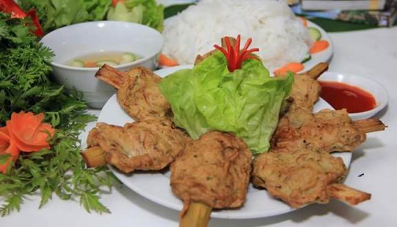 Thưởng thức chả chìa Hải Phòng