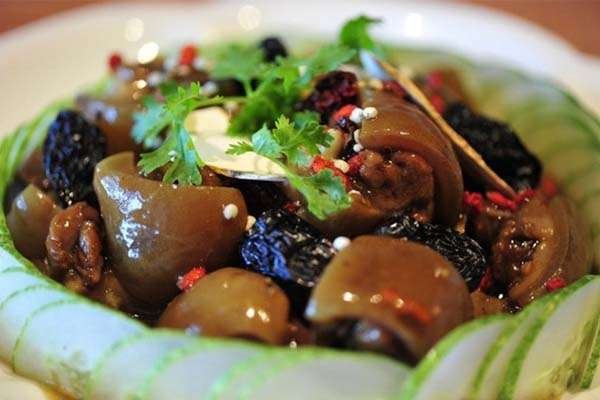 chân dê hầm thuốc bắc