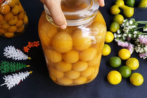 Chanh ngâm 1 tháng sẽ chuyển màu vàng