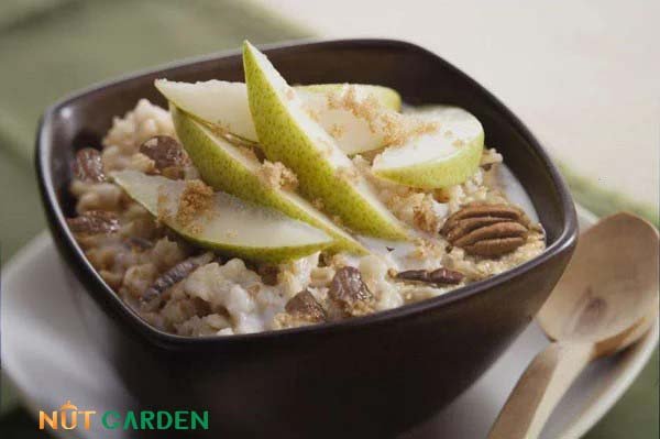Cháo yên mạch granola cùng rau củ quả