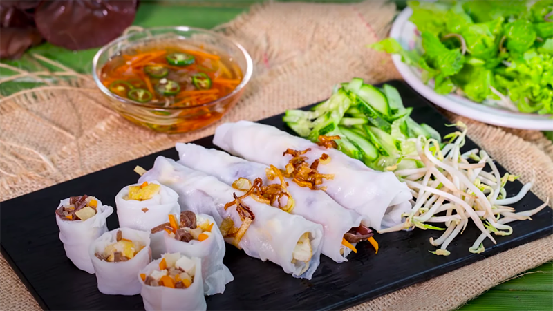 Món bánh cuốn thơm ngon dai mềm