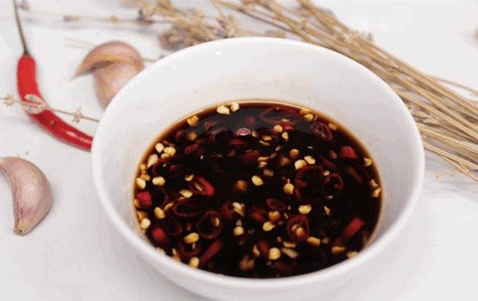 hình ảnh nước tương ăn với bún xào