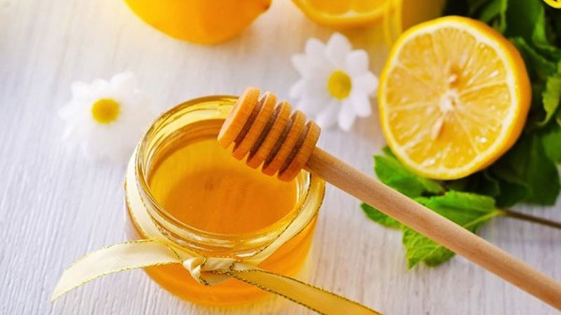 Uống nước chanh mật ong cung cấp năng lượng cho ngày mới Uống nước chanh mật ong cung cấp năng lượng cho ngày mới