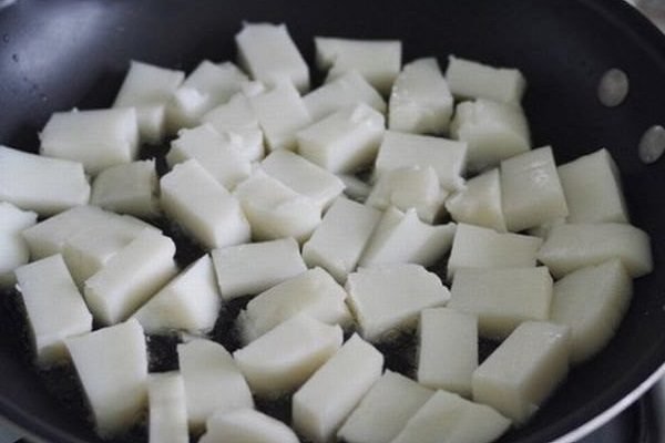 công đoạn chiên bột