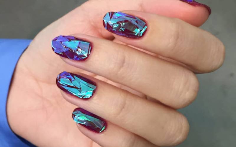 Loại đá vỡ đặc biệt khiến bộ nail thêm độc đáo