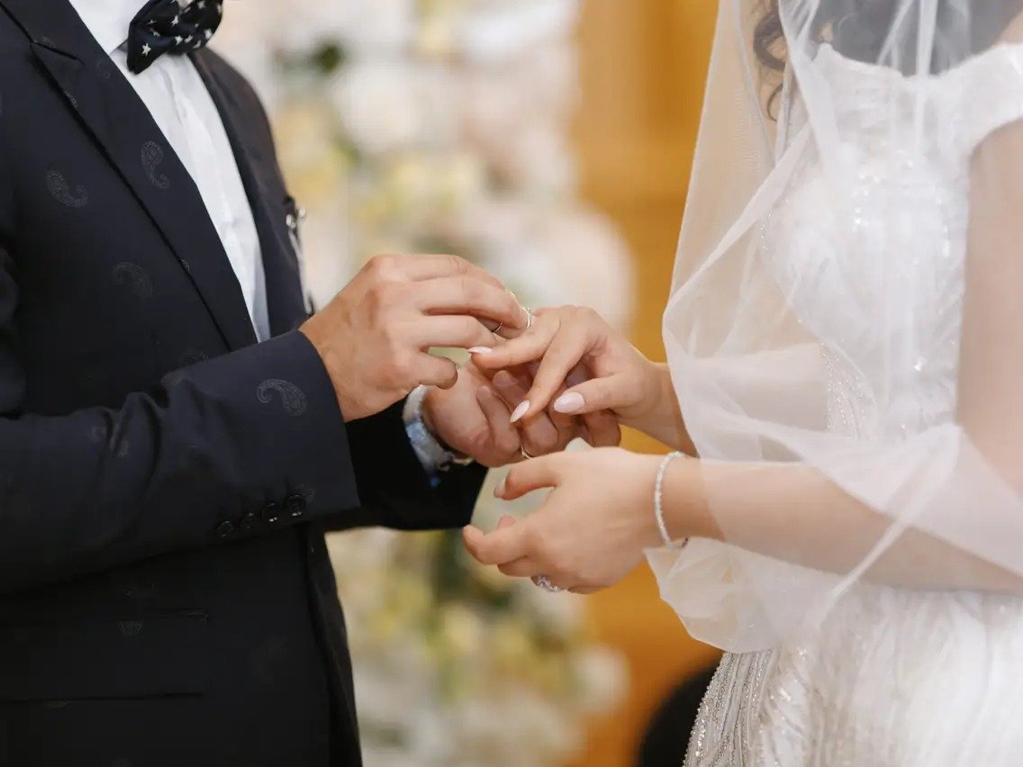 Khóc ròng vì được mời đám cưới là có thật! Nhiều người Mỹ 