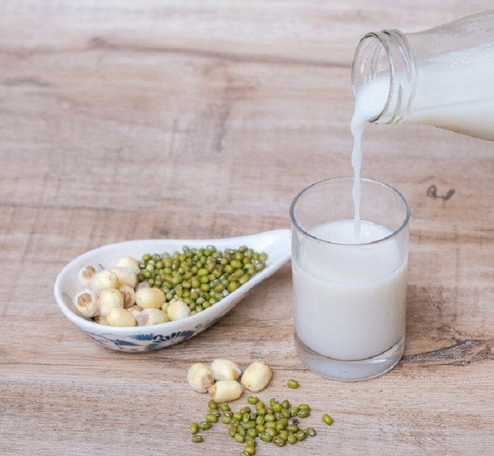 Sữa đậu xanh hạt sen cho bé