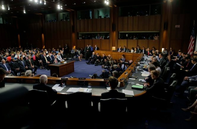Buổi điều trần ngày 9-6 của cựu giám đốc FBI James Coemy - Ảnh: Reuters