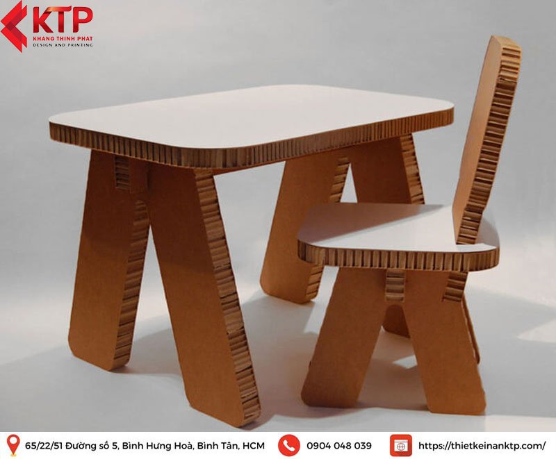 bàn ghế là đồ tái chế từ giấy
