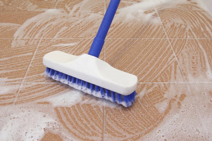 Duy Trì Vệ Sinh Gạch Ốp Và Khe Gạch Thường Xuyên