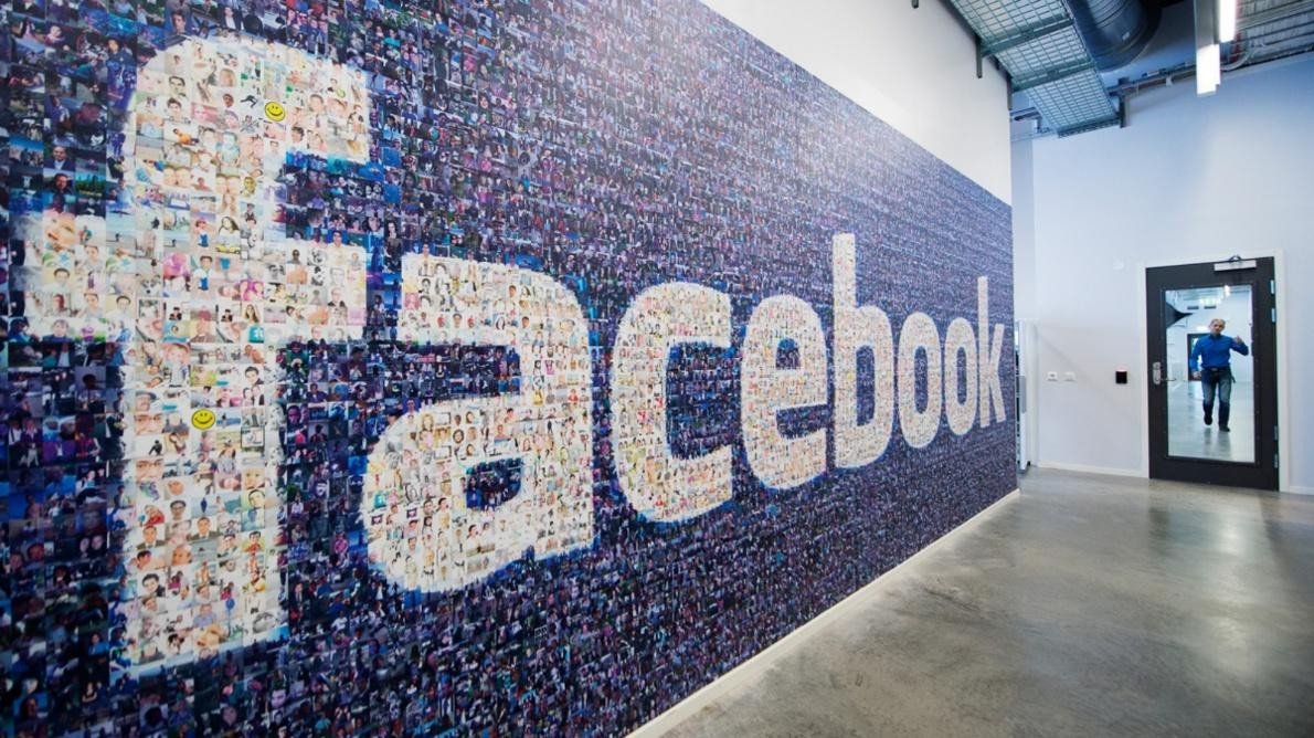 Facebook    