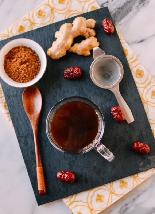 Trà gừng táo đỏ giúp làm ấm người và thải độc cho cơ thể