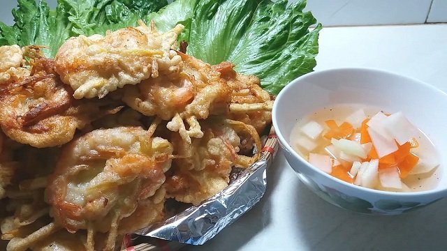 Gợi ý cách làm bánh tôm chiên giòn rụm, cả nhà ăn đều mê